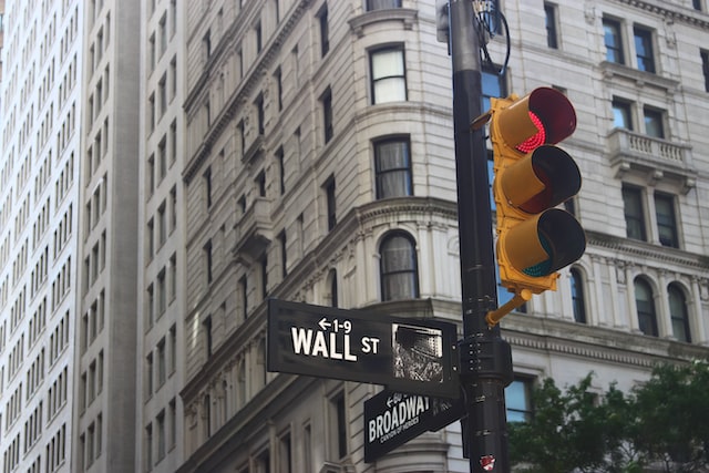 Wall Street cierra a la baja por el temor a la inflación