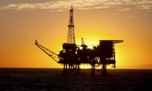 España y otros cinco países exigen a Bruselas un impuesto extraordinario a las petroleras