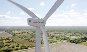 Sólo queda EQT en la puja por Acciona Energía.