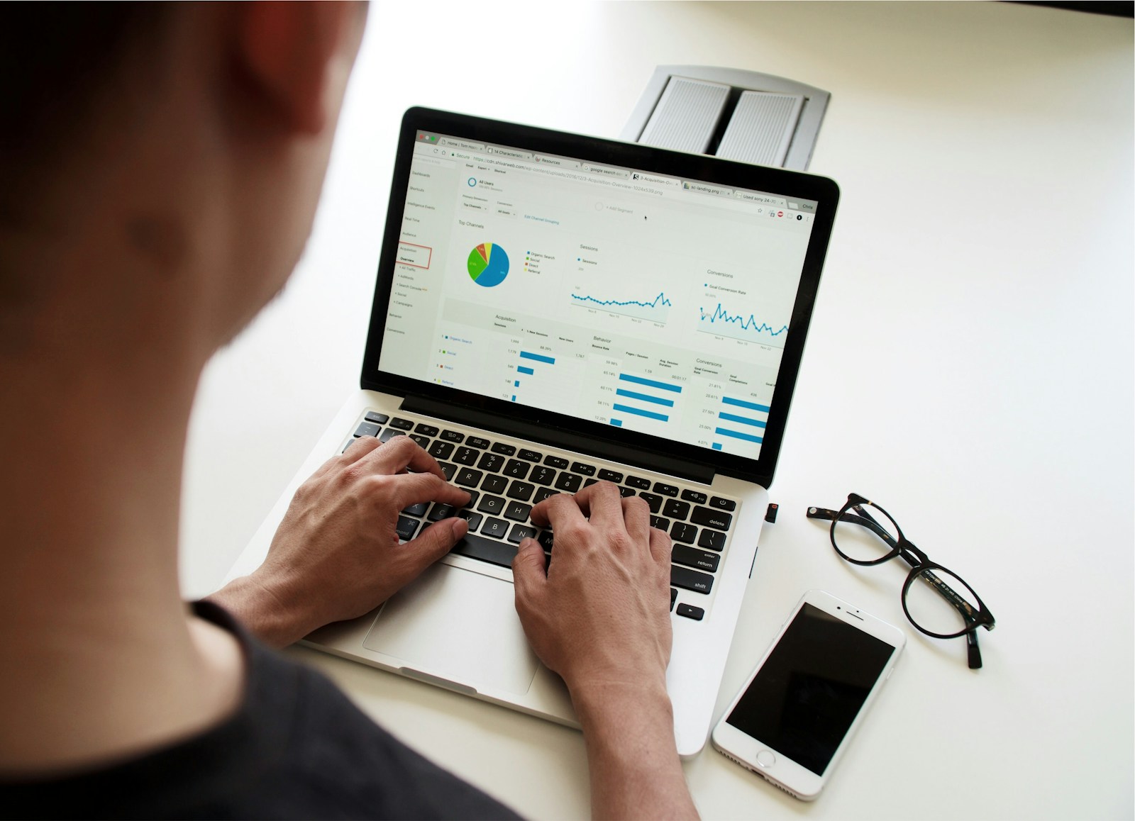 person using MacBook Pro; reasons best founders visionaries
