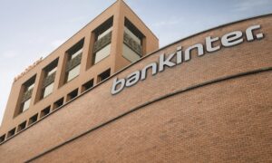 Bankinter sube todas las valoraciones de sus índices