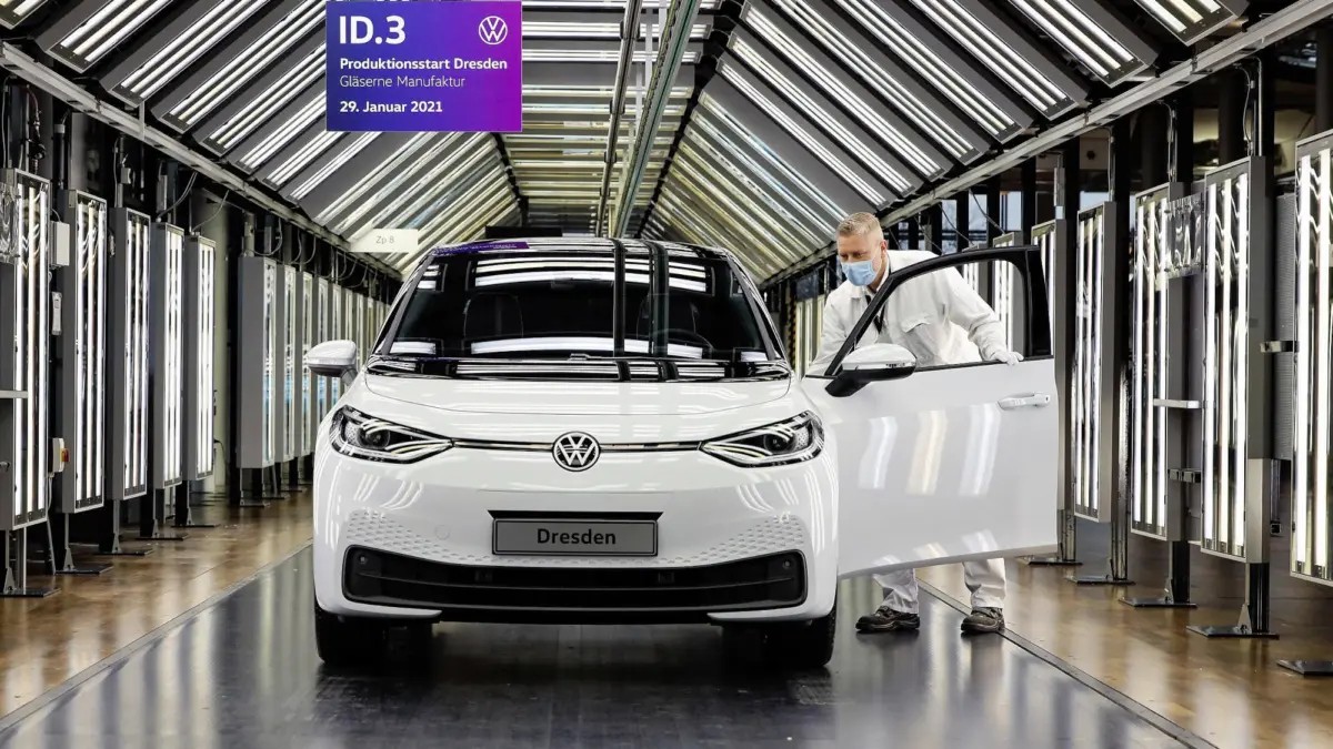 volkswagen produccion dresden 2000x1125 1