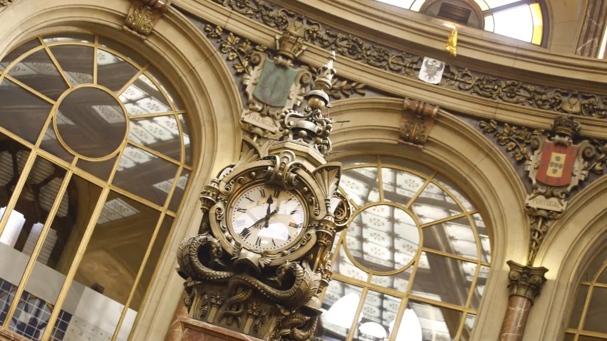 bolsa madrid reloj 2000x1125 1