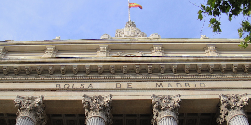 El Ibex 35 cierra prácticamente sin cambios en los 20.204 puntos, tras acercarse a nuevos máximos históricos