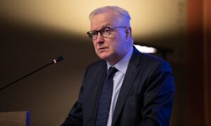Olli Rehn pide la creación de un activo europeo “seguro y líquido” para profundizar y estructurar el mercado de bonos
